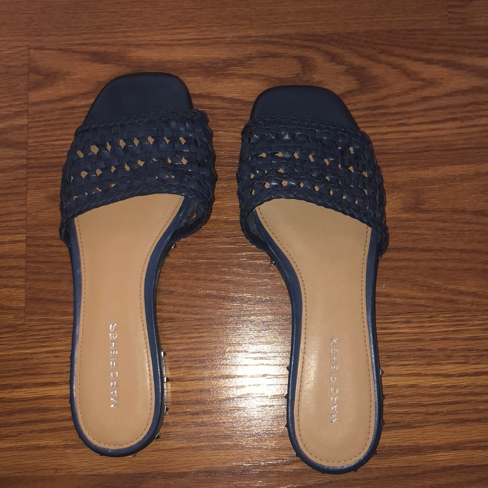 Marc Fisher jeremy sandal